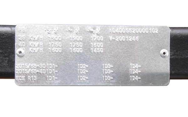 Laufachse 40 mm Vierkant 1500 mm 1900 kg inkl. 2x 195/55 R10 C Kompletträder